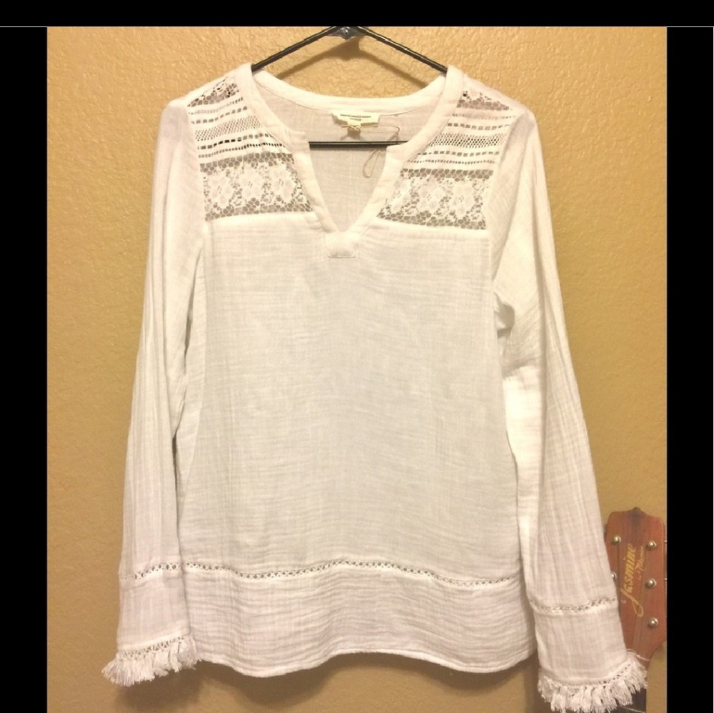 WHITE LONG BIHO BLOUSE TUNIC AS SMALL?